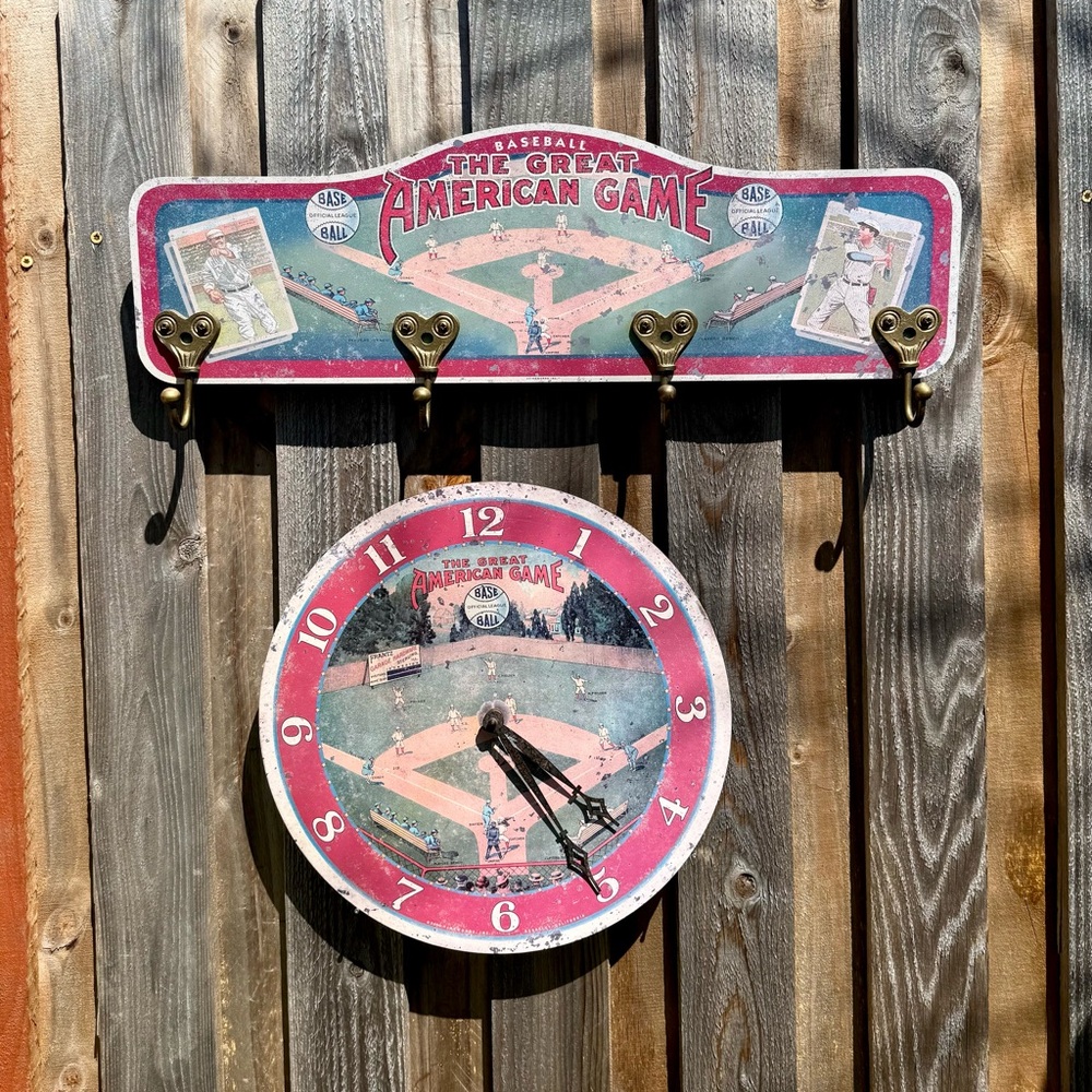 Vintage 2000 Timeworks Inc The Great American Game baseball rack & clock set